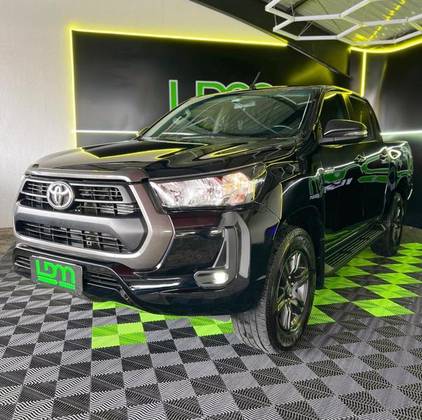 TOYOTA HILUX 2.8 D-4D TURBO DIESEL CD GR-S 4X4 AUTOMÁTICO